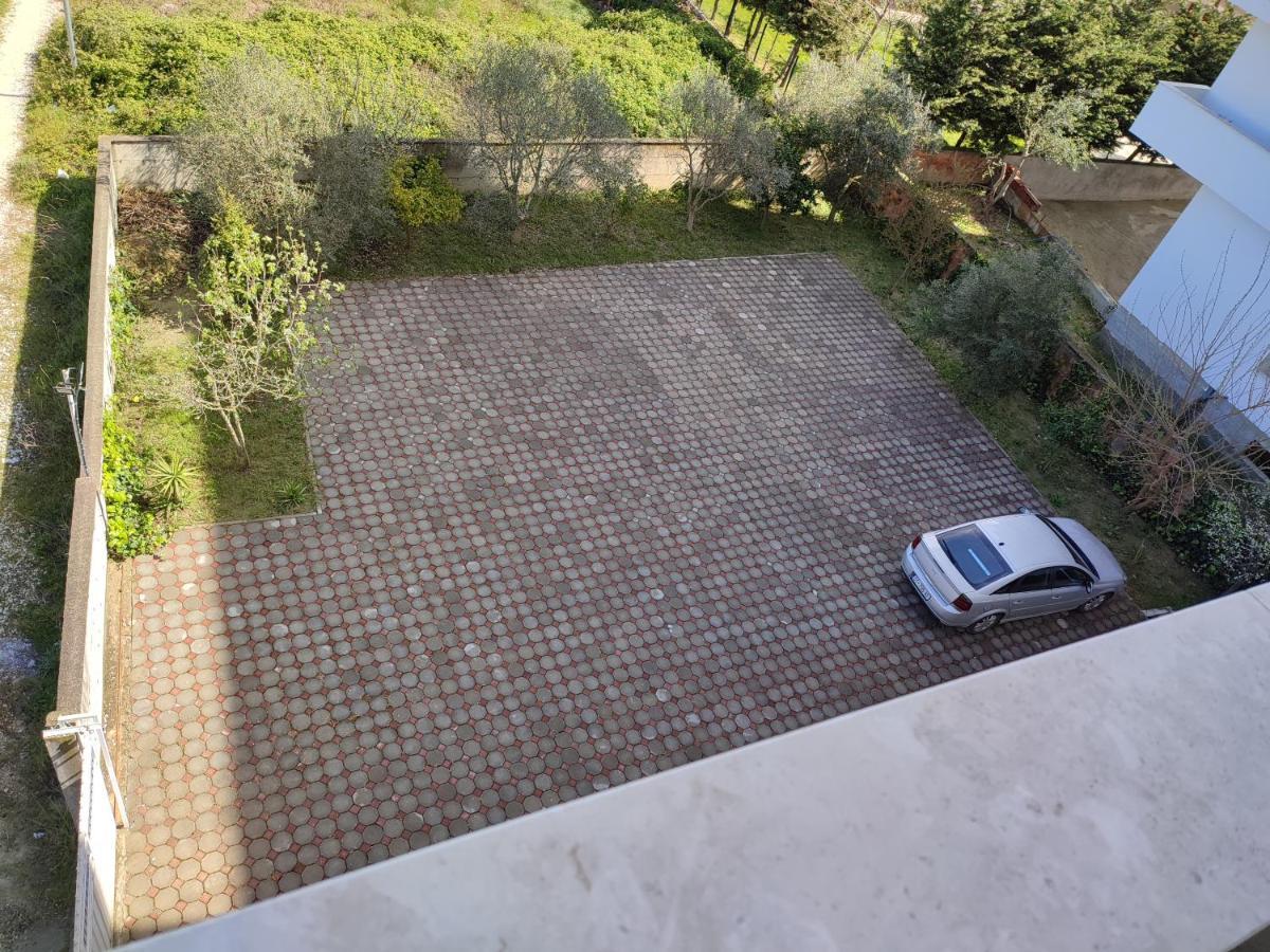 Sabi Apartment Golem Qerret Buitenkant foto