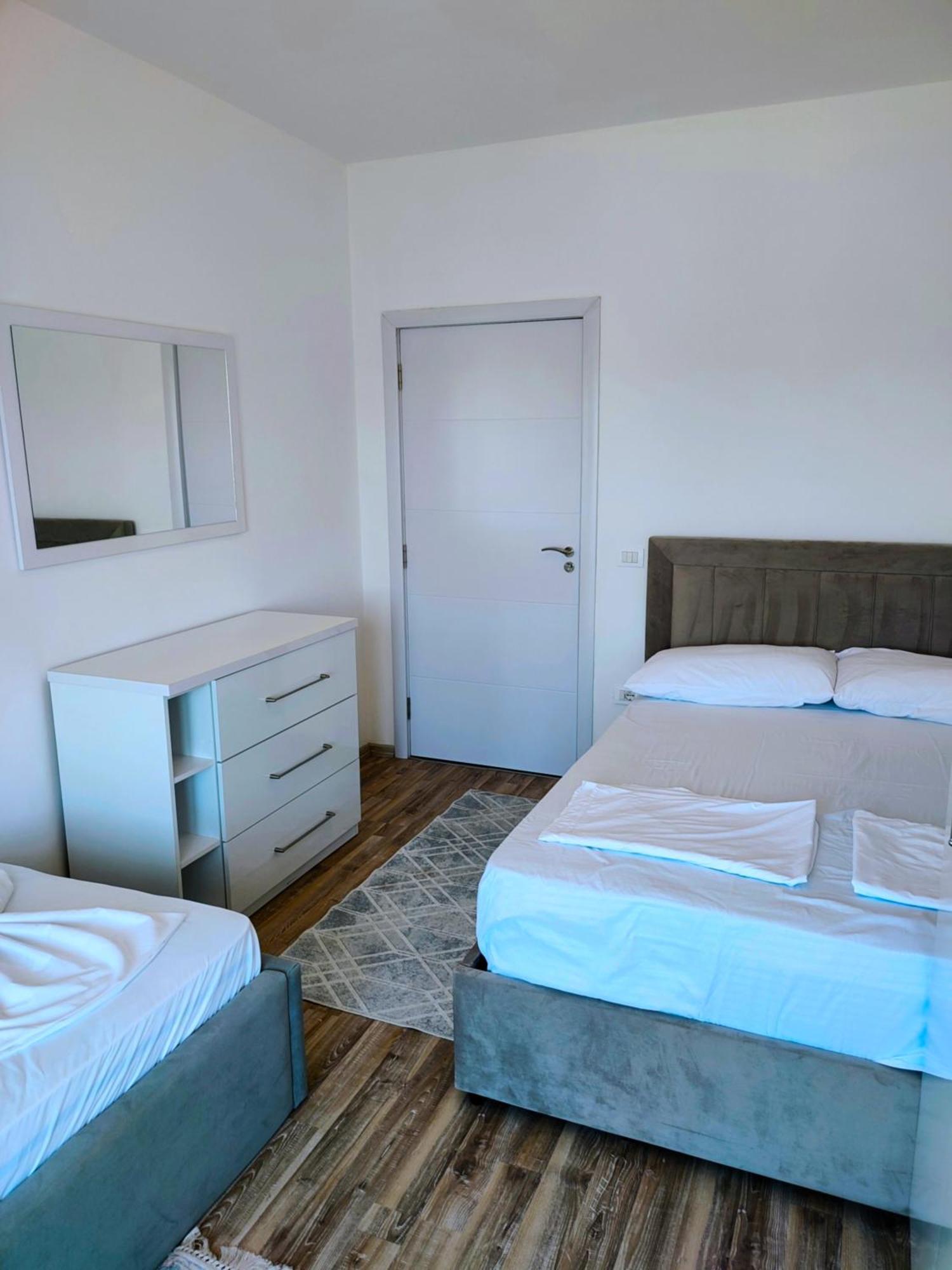 Sabi Apartment Golem Qerret Buitenkant foto